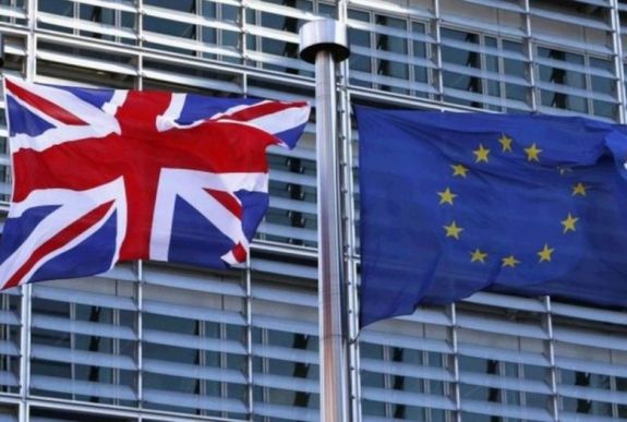 Több mint 140 ezer Nagy-Britanniában élő román állampolgár folyamodott új tartózkodási engedélyért