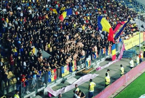 Minősíthetetlenül gyalázták ismét a magyarokat a román ultrák