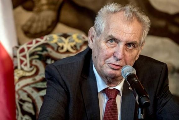 Milos Zeman államfő visszavonná Koszovó függetlenségének cseh elismerését