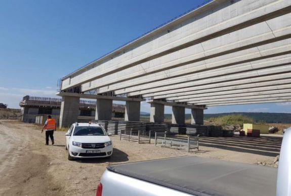 A szállítási miniszter elégedett a Bihar–Bors sztrádaszakasz munkálataival