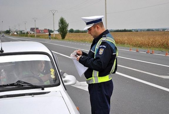 Tervezet: a büntetett autósra bízzák, hogy milyen időszakra vegyék el a jogosítványát