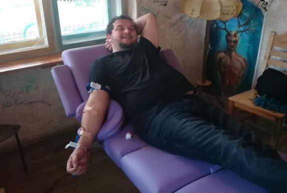 Amikor a vendéget csapolják: kocsmai véradás Sepsiszentgyörgyön