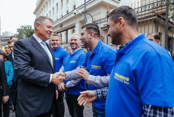 Kampányhangulat: elkezdte piszkálni egymást Klaus Johannis és Dan Barna