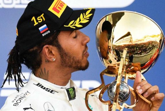 Forma-1: Hamilton nyert az Orosz Nagydíjon