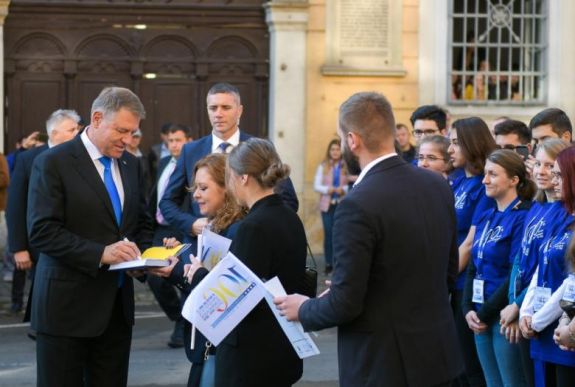 Klaus Johannis nyitotta meg a tanévet a kolozsvári BBTE román tagozatán
