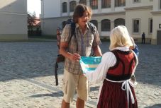 3,2,1... Start! – Elkezdte hétezer kilométeres gyalogútját Indiába Pengő Zoltán