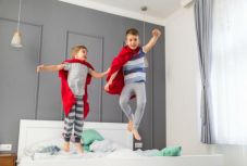 Egy kutatás szerint  jó, ha a gyerekünk örökmozgó