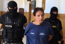 Átadták a magyar hatóságoknak a nyíregyházi emberölés román gyanúsítottját