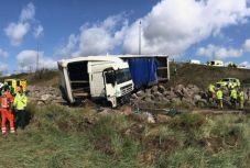 Román kamionos szenvedett halálos balesetet Walesben