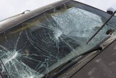 12 éves sofőr okozott balesetet, miközben a rendőrök elől menekült