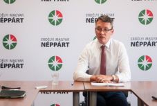 Büntető feljelentést tesz az EMNP a román kormány ellen migránsok befogadása miatt