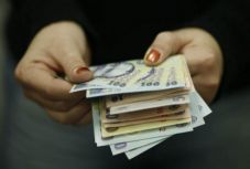 Dăncilă: szeptember 15-ig minden nyugdíjat kifizetnek