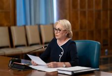 Dăncilă: a jövő héten kér megerősítő szavazást a parlamenttől a kormány