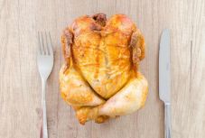 Kutatók szerint rákot okozhat a csirkehús fogyasztása