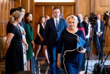 Dăncilă szerint Johannis megfosztaná a bérüktől a közalkalmazottakat