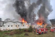 Óriási lángok csaptak fel a Kolozsvár melletti Szászfenesen
