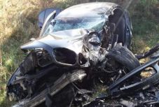 Fülön fogva vitte be a részegen balesetet okozó fiát az apa a rendőrségre