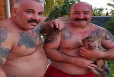 Három majmot és egy tevét tartott a házában Bukarest hírhedt alvilági figurája