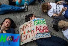 Milliók tiltakoznak a földi erőforrások túlhasználása ellen: újabb klímacsúcs, újabb hiú remények?