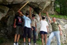 FRISSÍTÉS - Cáfolja az EMNP elnöke a náci karlendítést, pedig bizonyíték van rá