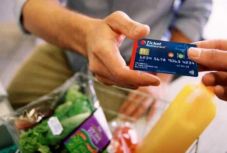 A szenátus megszavazta, hogy jelentősen növeljék az élelmiszer-utalványok értékét