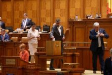 FRISSÍTVE – Felhajtás vagy valós kormányváltási szándék a bizalmatlansági indítvány?