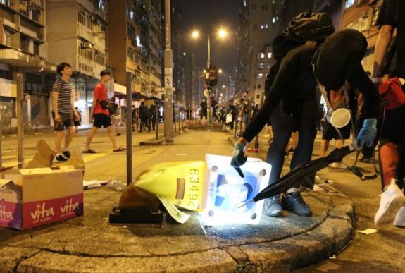 Viszonylag gyorsan helyreáll a rend – Hongkongban élő magyar fiatalokat kérdeztünk a tüntetésekről