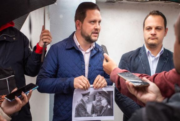 A háborús bűnös kultuszát népszerűsítő Marian Știopu lemondását kérik háromszéki fiatalok