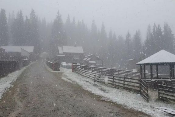 Havazott a Radnai-havasokban, négy centiméteres hóréteg alakult ki