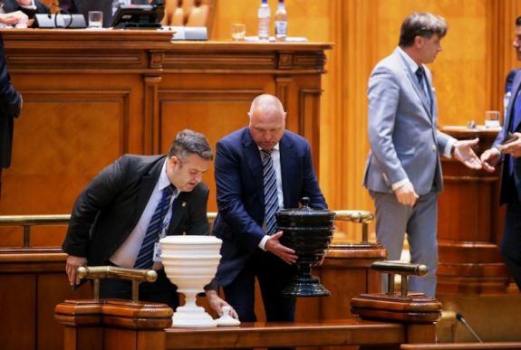 Marad vagy bukik? Csütörtökön a parlamentben eldől a Dăncilă-kormány sorsa