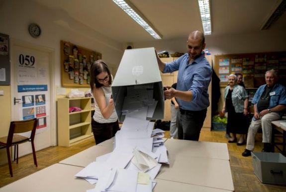 Országosan a Fidesz győzött, de visszaszerezte Budapestet az ellenzék (percről percre)