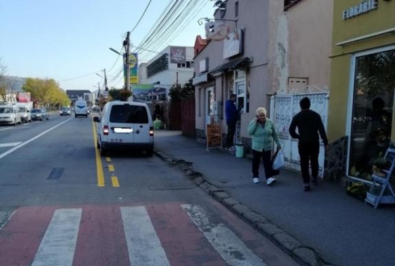 Frissen festett biciklisávok miatt tiltakoztak a székelyudvarhelyi vállalkozók