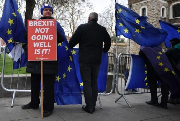 A brit kormány is elfogadta a döntést: most már biztos, hogy nem lesz Brexit október végén