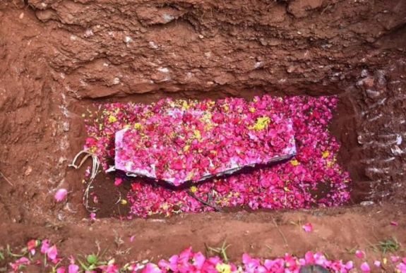 Holtan találták meg a kútba esett kétéves fiút Indiában