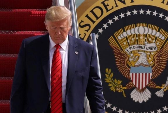 Az amerikai képviselőház jogszerűnek nyilvánította a Trump felmentésére irányuló eljárást