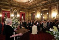 Johannis: a miniszterelnök feladata a kormány vezetése, nem külföldön kampányolni