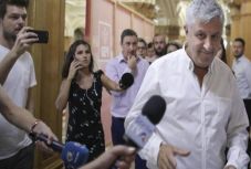 PSD-s trükközés: hétvégére tűzték volna ki a bizalmatlansági indítvány vitáját