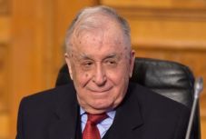 Beutalták a kórházba Ion Iliescu volt államfőt
