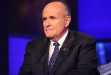 Ukrajna-gate: Romániát is belekeverte a botrányba Trump ügyvédje