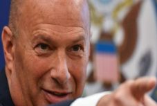 Az amerikai külügy megtiltotta Sondland nagykövet tanúvallomását a képviselőházi meghallgatáson