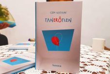 Maszkok, önbizalomhiány, lélek nélküli iskola – „tanerőtlenségről” írt verseskötetet egy kolozsvári magyartanár