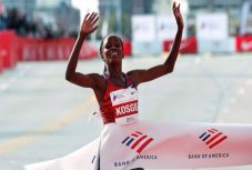 Brigid Kosgei megdöntötte a női maratonfutás világrekordját