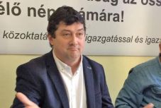 Pártja felszólításától függetlenül is benyújtaná az autonómia-statútumot Kulcsár-Terza József 