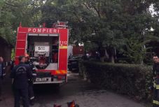 Tűz miatt kilakoltattak egy kilencemeletes tömbházat Váradon