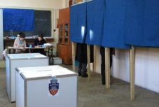 FRISSÍTVE – A szenátus leszavazta a visszatérést a kétfordulós polgármester-választáshoz