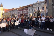 „Vizsgázni akarunk, semmi egyebet nem kérünk” – besokalltak a romániai orvostanhallgatók