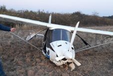 Kényszerleszállást hajtott végre egy kisrepülőgép az A1-es autópálya mellett