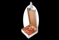 Kustán Magyari Attila: Egy pizzát kérek, megfigyelő kamerával