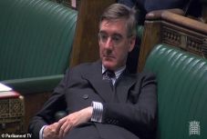 Beterjesztette a brit kormány a Brexit-megállapodás törvénytervezetét