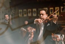 Újabb tizenegy erdélyi templomban muzsikál Mága Zoltán